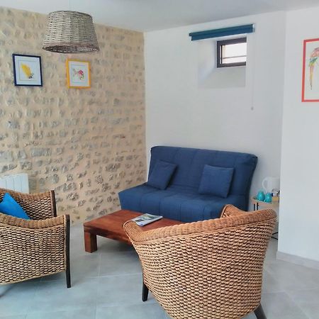 La Maison Periot Trevieres Room photo