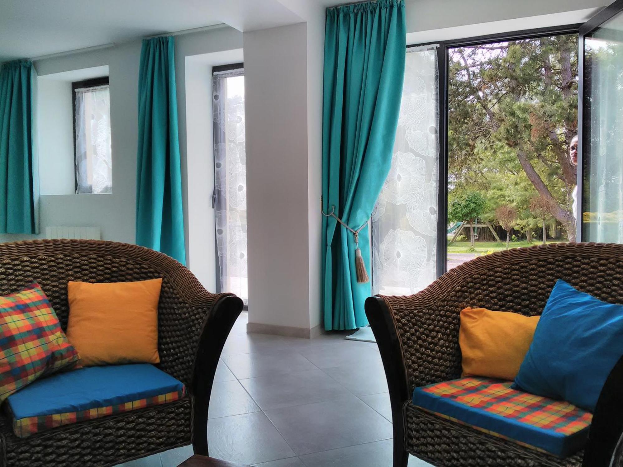 La Maison Periot Trevieres Room photo